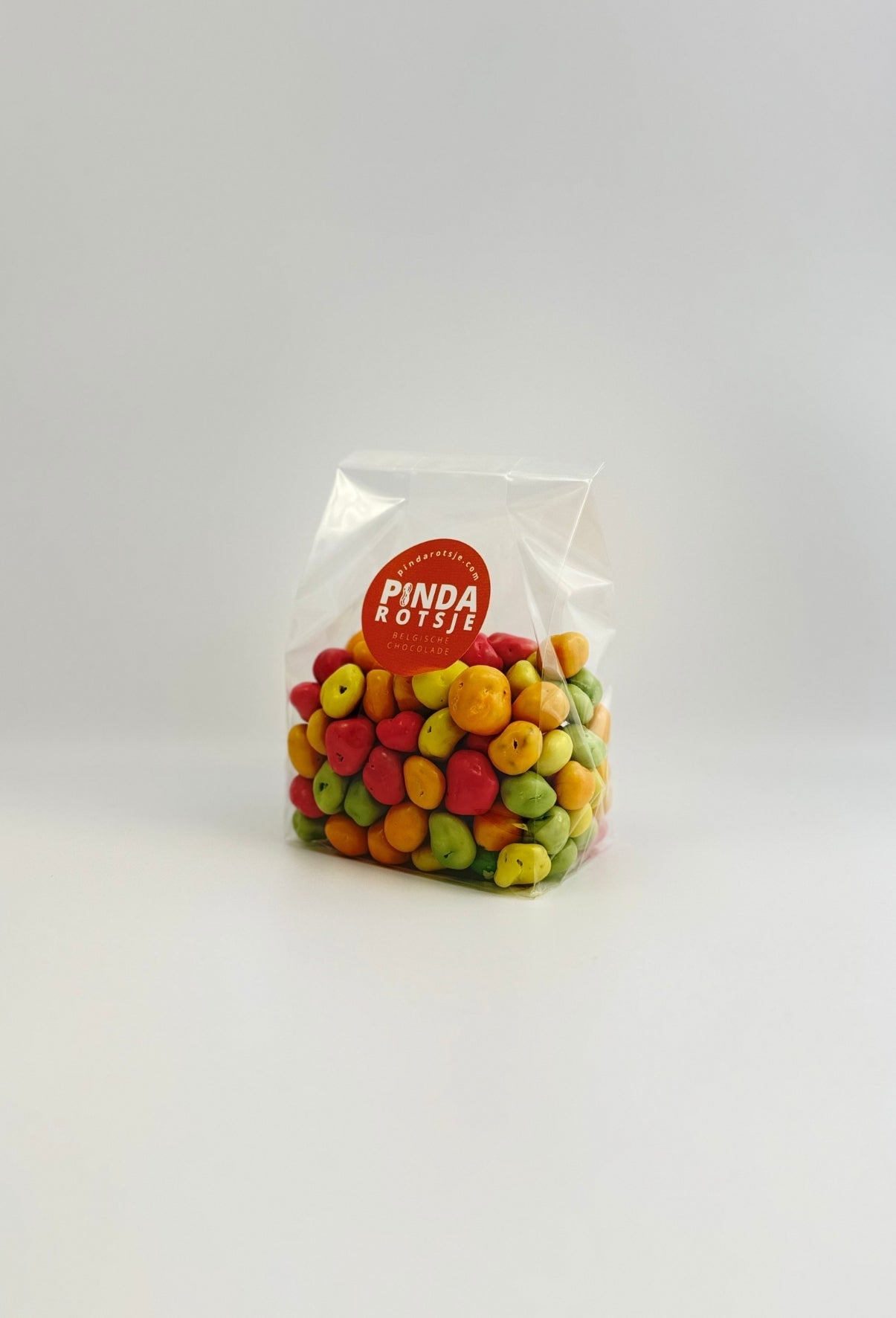 Gekleurde jumbo rozijnen met chocolade