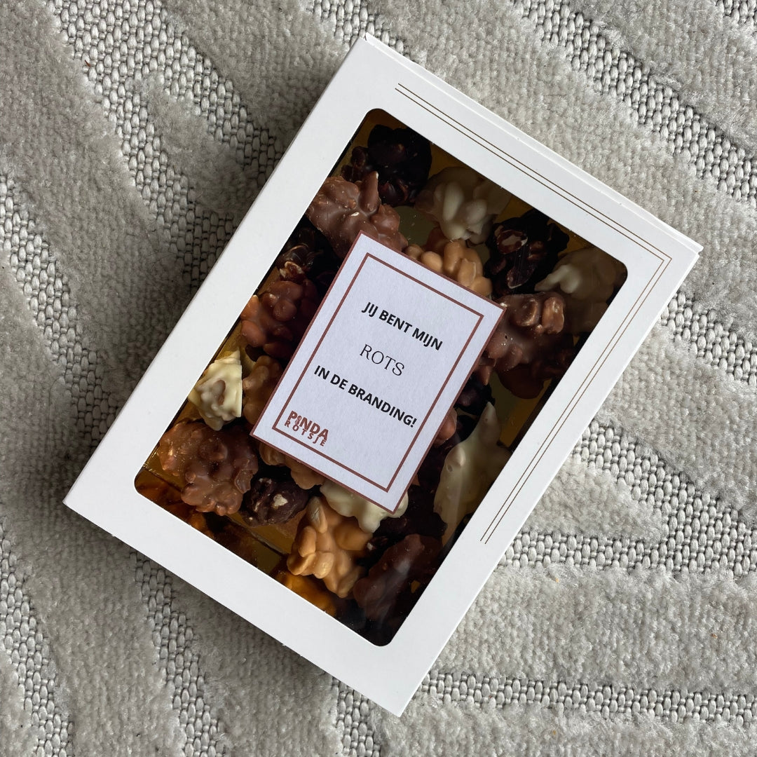 Rots in de branding cadeau met chocolade